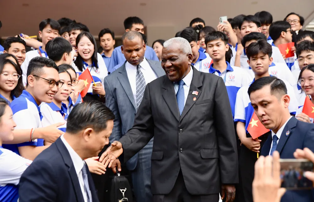 truong-dh-su-pham-ky-thuat-tp-hcm-cuba (11).jpg