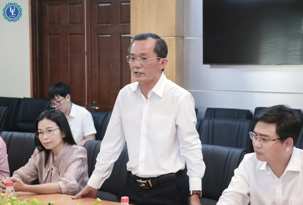 bao-phap-luat-tp-hcm-tham-nha-giao (1).jpg