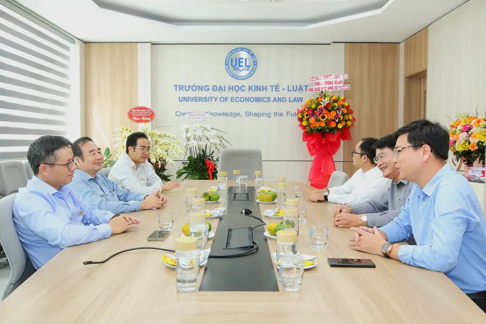 bao-phap-luat-tp-hcm-tham (3).JPG