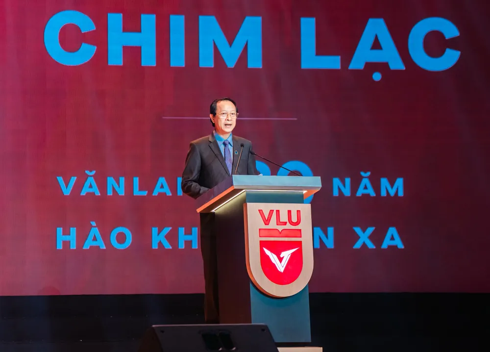 truong-dh-van-lang-30-nam (4).jpg