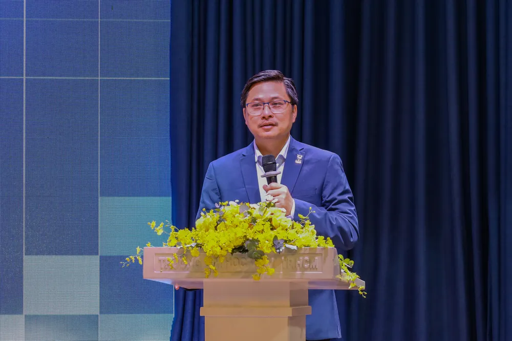 sinh-vien-luat-viec-lam (1).jpg