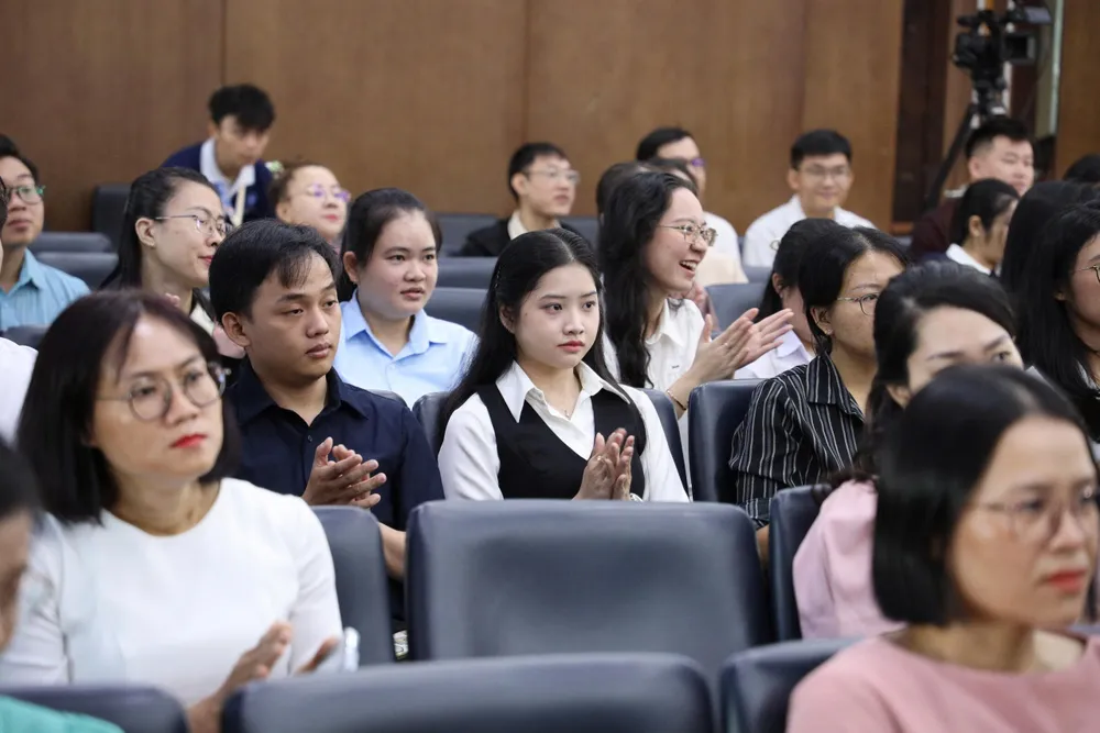 truong-dai-hoc-luat-tp-hcm (3).jpg