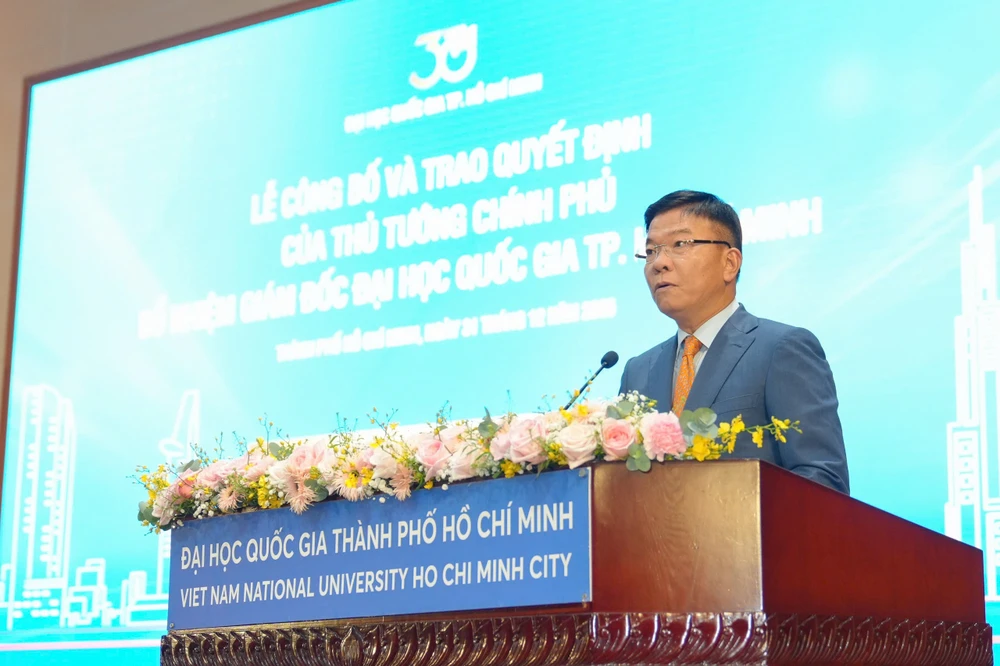 dh-quoc-gia-tp-hcm-bo-nhiem-gs (2).jpg