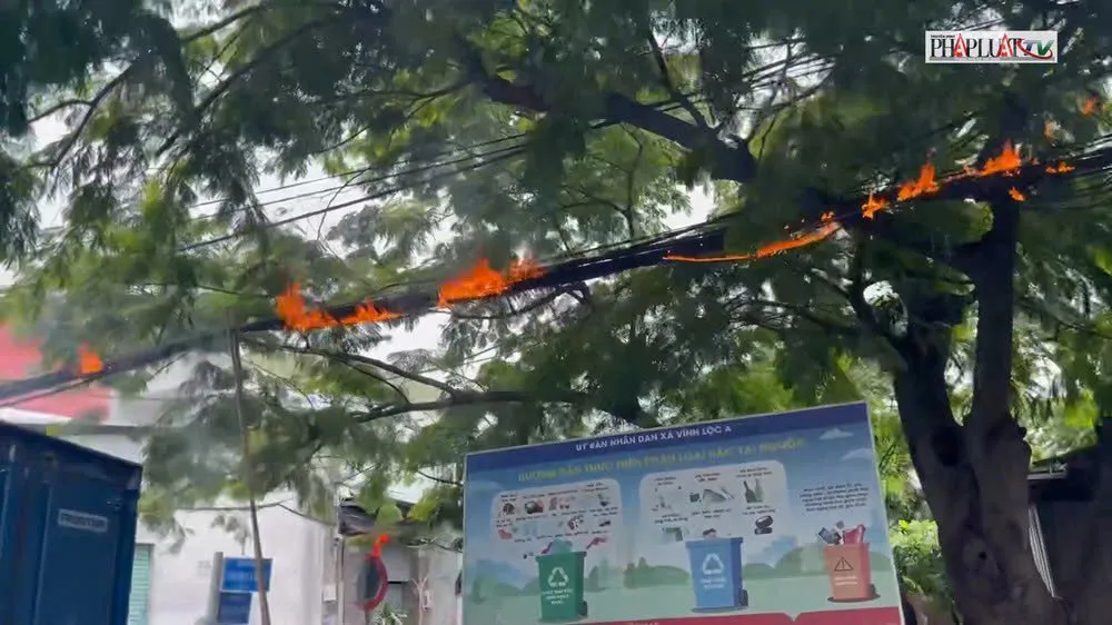 Cháy cáp viễn thông lan sang lưới điện, hàng trăm hộ dân ở huyện Bình Chánh mất điện