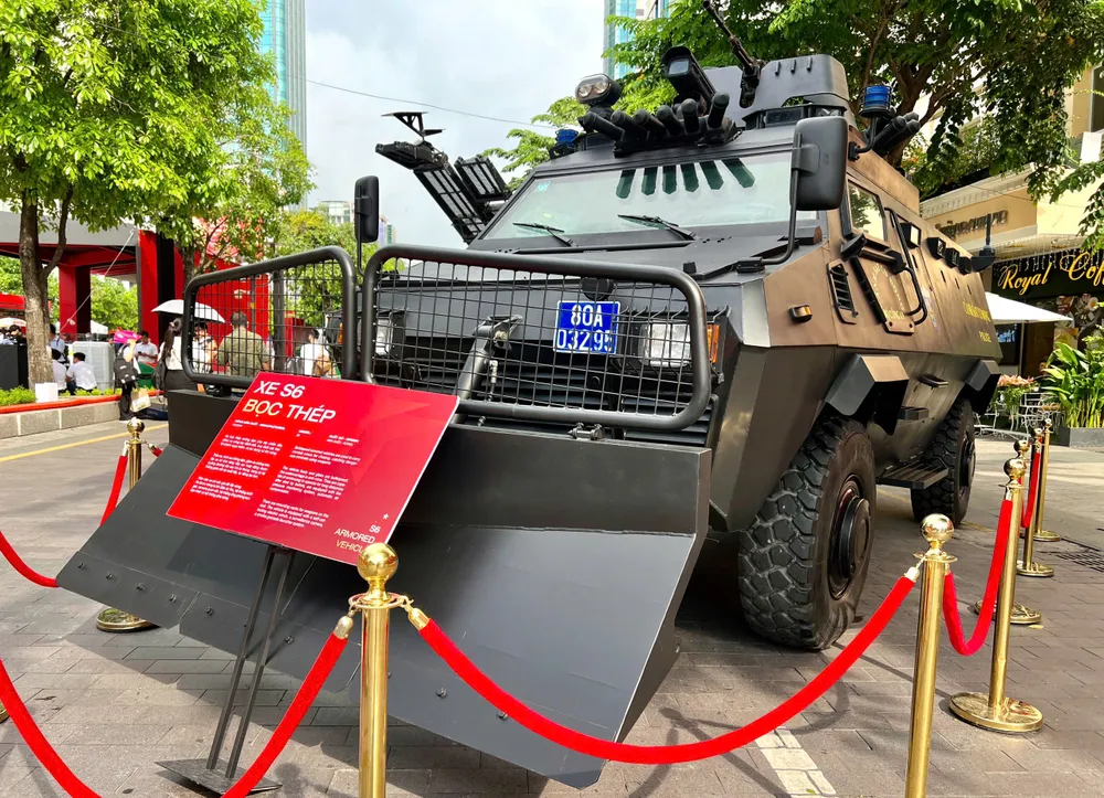 nguoi-dan-tp-hcm-thich-thu-tham-quan-dan-xe-dac-chung-cua-bo-cong-an (5).jpg