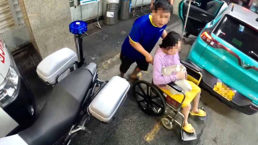 video-csgt-ho-tro-san-phu-vo-oi-den-benh-vien-kip-thoi (1).jpg