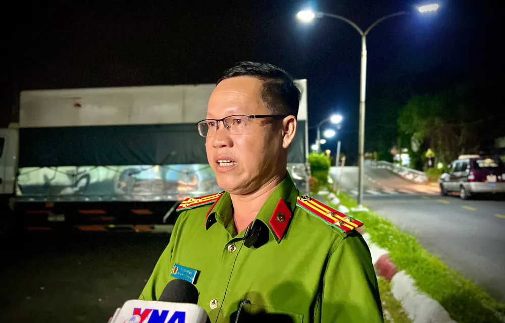 tp-hcm-chay-nuoc-rut-giai-quyet-hang-chuc-ngan-ho-so-sat-hach-lai-xe-ton-dong (9).jpg