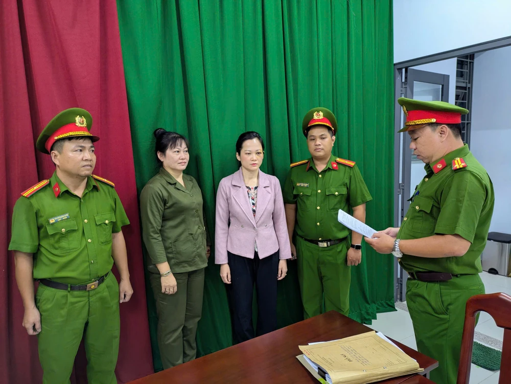 Tạm giữ hình sự chủ cơ sở nha khoa Tuyết Chinh hành hung khách tại TP.HCM