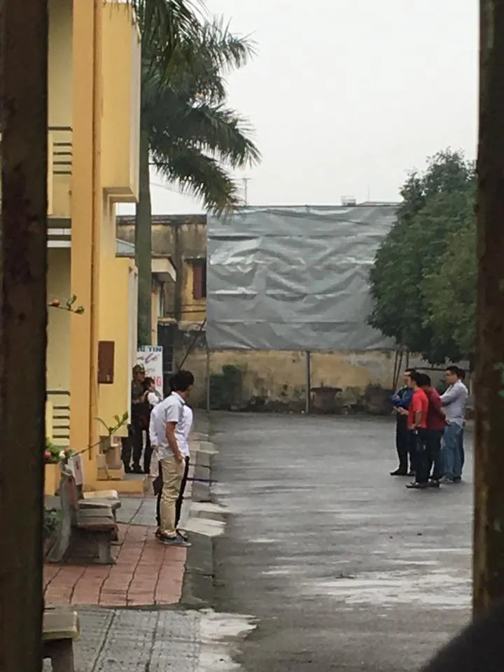 Giải cứu nữ sinh bị nam thanh niên khống chế, dọa tẩm xăng đốt ảnh 1