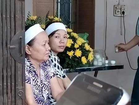 Lễ viếng đẫm nước mắt nơi quê nhà đại tá Khải ảnh 1 Lễ viếng đẫm nước mắt nơi quê nhà đại tá Khải ảnh 1