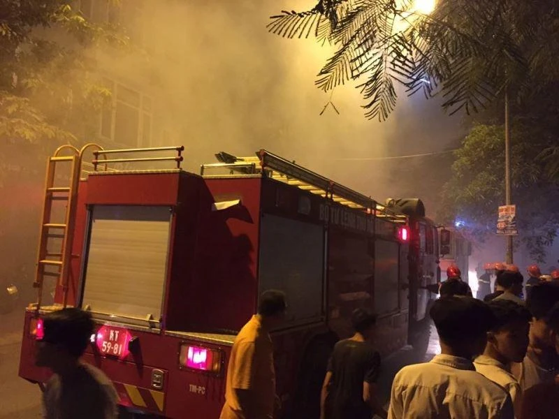 khoảng 2 giờ sau đám cháy cơ bản đã được khống chế.