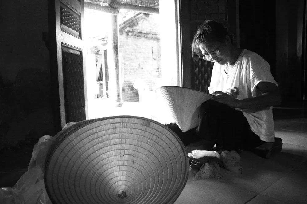 Những điều ít biết về nghề làm nón lá làng Chuông ảnh 8