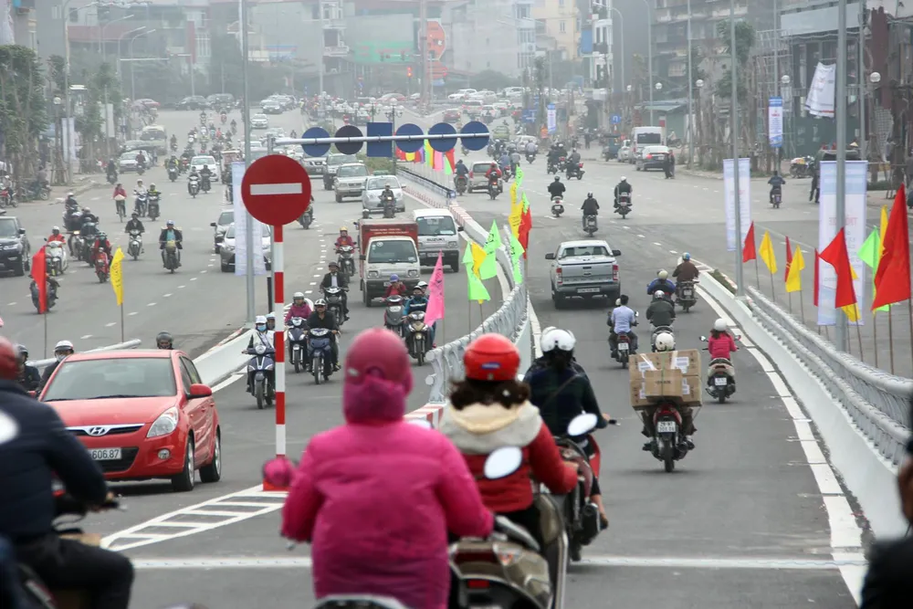 Chính thức thông xe tại cầu vượt 'khủng' làm bằng thép