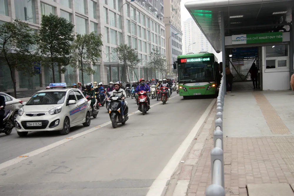 Buýt nhanh lại 'chôn chân' sau dịp nghỉ tết Dương lịch ảnh 7