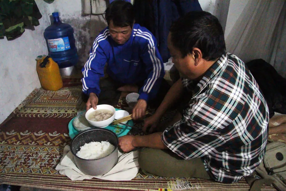 Theo chân người lao động nghèo ngày giáp tết ảnh 10 Theo chân người lao động nghèo ngày giáp tết ảnh 10