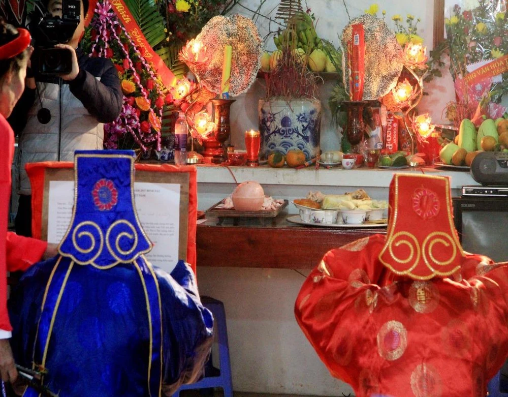 Sau đó, nghi thức tế chính thức diễn ra.