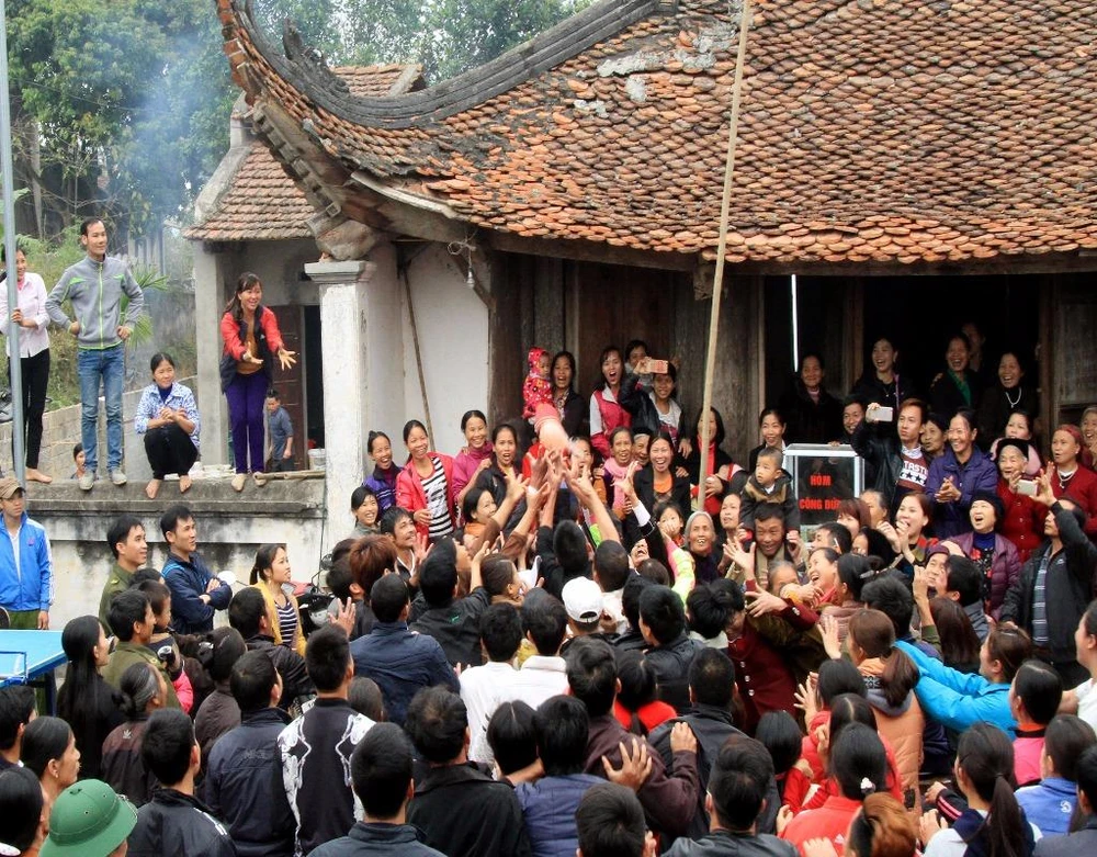 Khác với một số các lễ hội, việc cướp Quờ diễn ra nhanh chóng