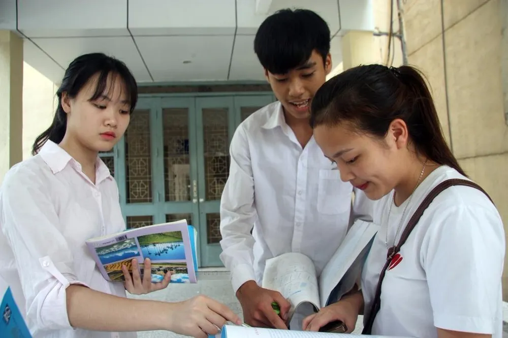 Cô Dung khuyên HS cần nắm vững kiến thức cơ bản, các kỹ năng làm bài .