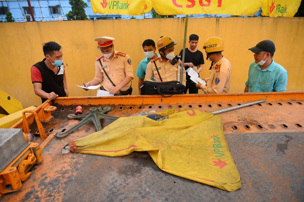 Chỉ tính riêng từ đầu tháng 4 tới nay, lực lượng CSGT Đội 6 đã xử lý 153 xe khách vi phạm, tổng số tiền phạt là 124 triệu đồng.