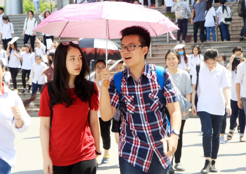 Đại diện Sở GD&amp;ĐT Hà Nội cho biết, hai đề án bậc THCS và bậc THPT hoàn toàn độc lập, riêng biệt, không phải là một đề án chung. Ảnh PHI HÙNG