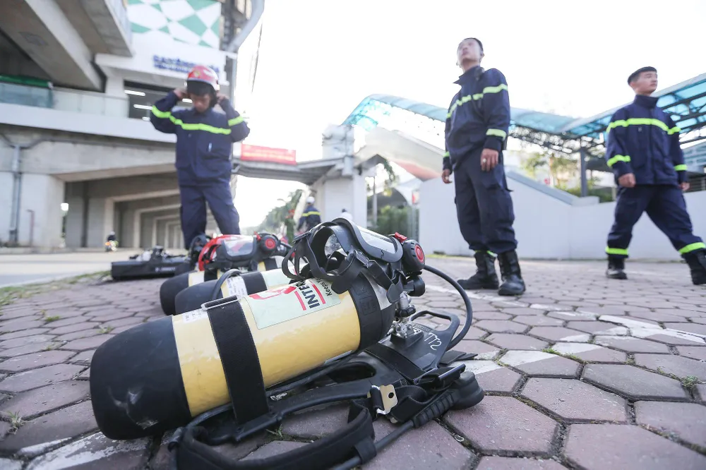 Các dụng cụ chuyên nghiệp được chuẩn bị kỹ lưỡng.