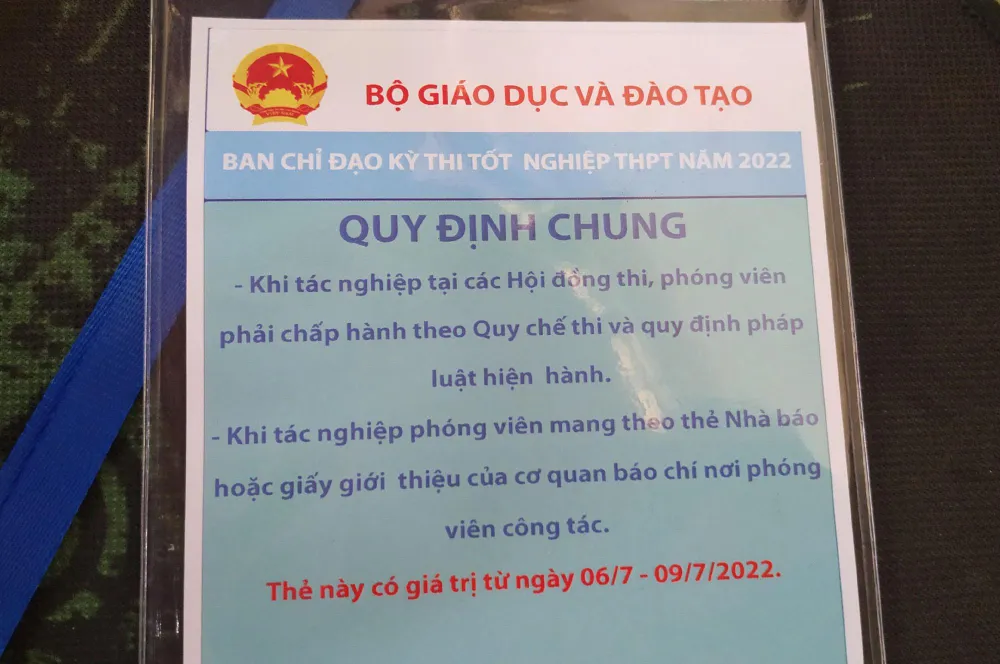 Mặt sau của thẻ tác nghiệp báo chí quy định rất rõ những nội dung chung. Ảnh: PHI HÙNG