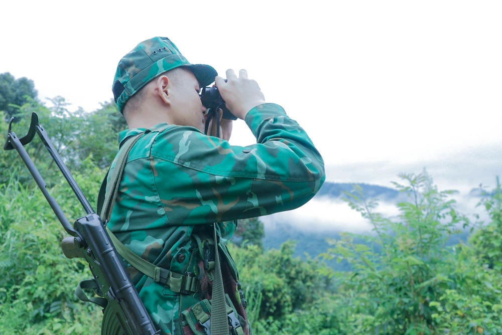 Các chiến sĩ luôn xác định “Đồn là nhà, biên giới là quê hương”, bảo vệ vững chắc chủ quyền, toàn vẹn lãnh thổ, an ninh biên giới Quốc gia và đấu tranh với các loại tội phạm.