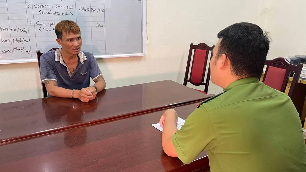 Nghi phạm tại cơ quan công an. Ảnh CACC Nghi phạm tại cơ quan công an. Ảnh CACC