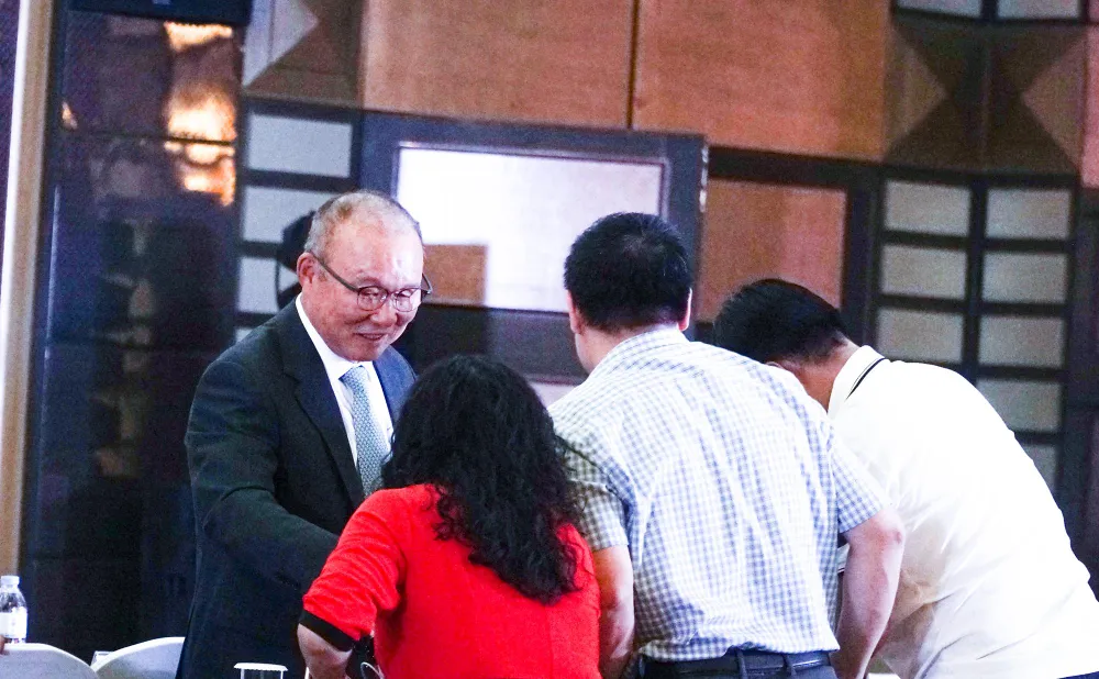 Sự xuất hiện của ông khiến nhiều người bất ngờ và phấn khích.