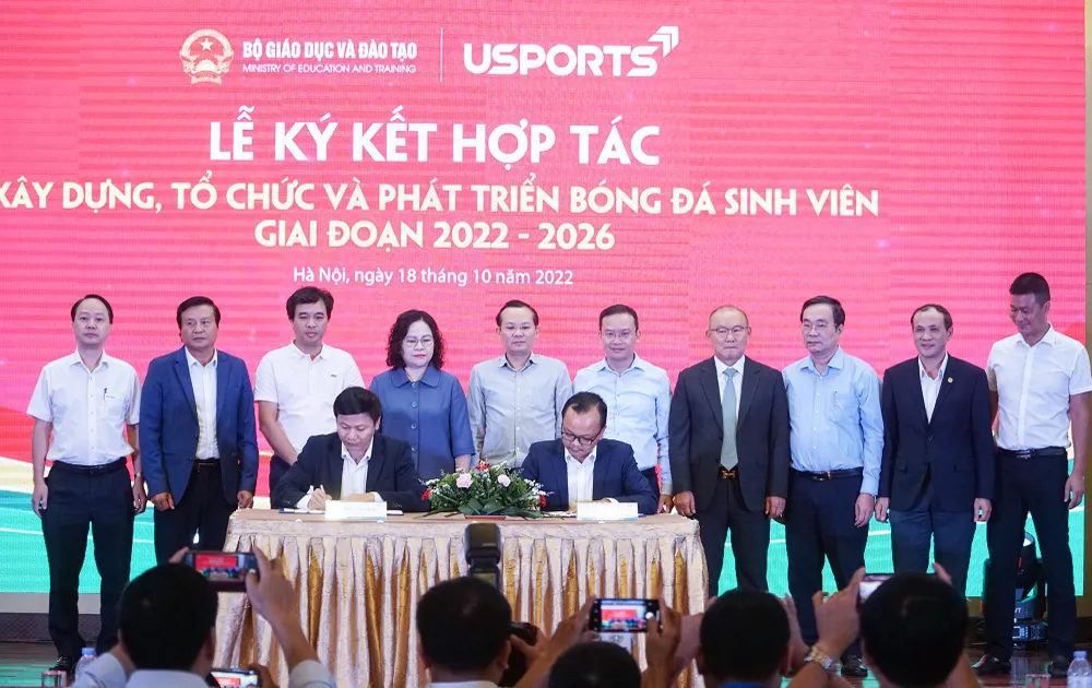 Tại sự kiện hôm nay, ông Park Hang-seo đã cùng đã đại biểu chứng kiến Bộ GD&amp;ĐT và Usports ký kết thỏa thuận hợp tác xây dựng, tổ chức và phát triển bóng đá sinh viên giai đoạn 2022 – 2026.