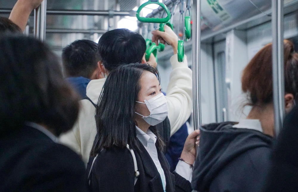 Còn tính từ khi tuyến đường sắt này đi vào khai thác đến nay là 11 tháng, đã có 6,5 triệu lượt hành khách sử dụng dịch vụ mới mẻ này.