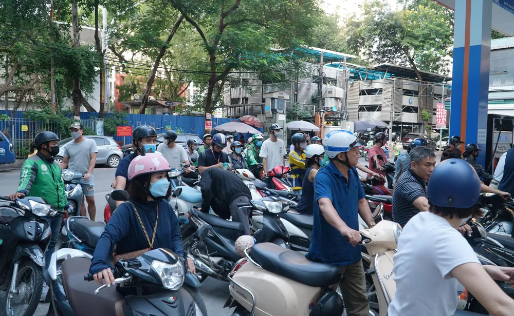 Càng về chiều tối, lượng khách hàng tới đây càng đông.