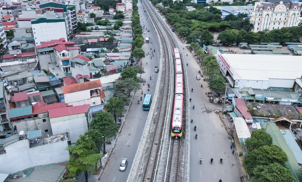 Ban Quản lý đường sắt đô thị Hà Nội (MRB) cho biết, nội dung vận hành thử gồm hai giai đoạn, giai đoạn 1 bao gồm vận hành hệ thống trong thời gian tối thiểu là 5 ngày để đo lường hiệu suất RAMs và thời gian này có thể kéo dài tới 6 tuần.