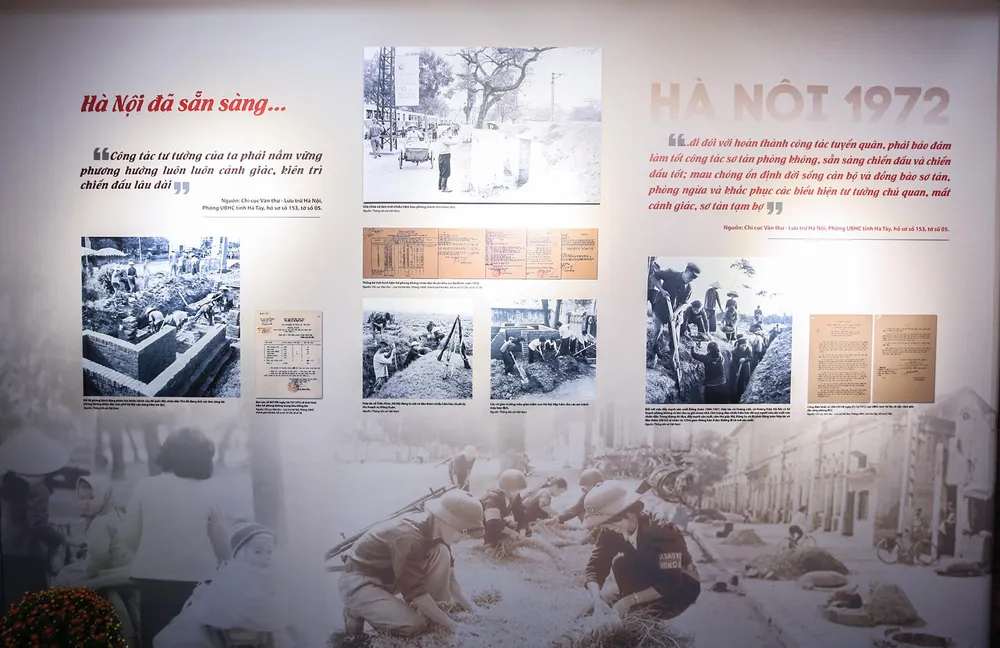 Nội dung trưng bày gồm 3 phần. Phần 1 “Hà Nội sẵn sàng chiến đấu” giới thiệu đến công chúng những tài liệu, tư liệu hình ảnh, hiện vật về Hà Nội sơ tán Nhân dân, nhà máy xí nghiệp, đào hầm trú ẩn để chuẩn bị chiến đấu chống kẻ thù xâm lược bảo vệ bầu trời Hà Nội. Nội dung trưng bày gồm 3 phần. Phần 1 “Hà Nội sẵn sàng chiến đấu” giới thiệu đến công chúng những tài liệu, tư liệu hình ảnh, hiện vật về Hà Nội sơ tán Nhân dân, nhà máy xí nghiệp, đào hầm trú ẩn để chuẩn bị chiến đấu chống kẻ thù xâm lược bảo vệ bầu trời Hà Nội.