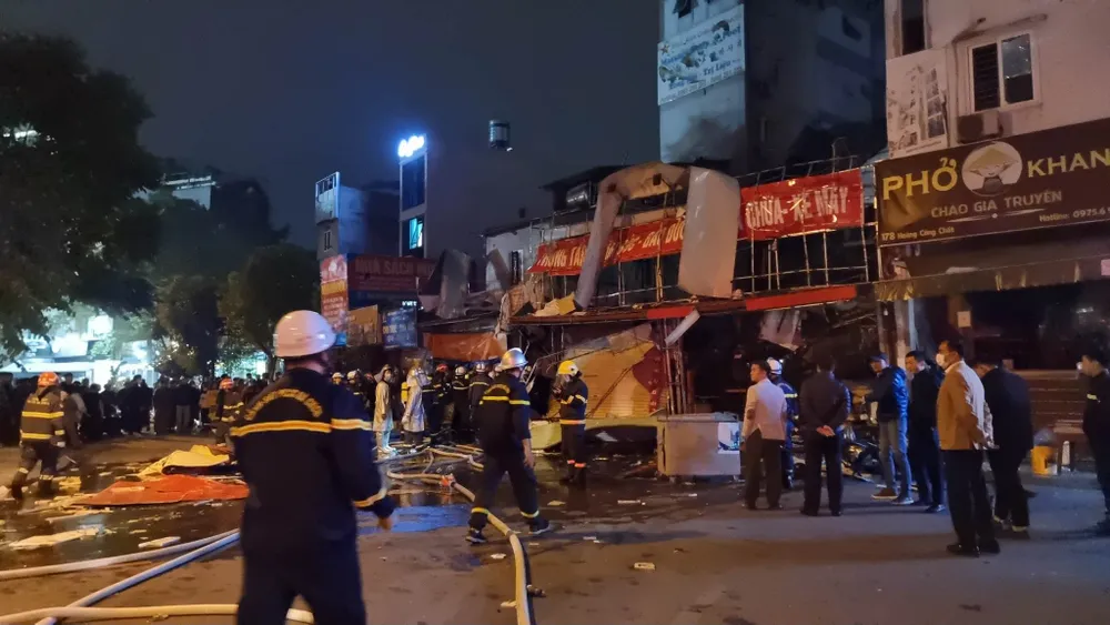 Hiện trường vụ cháy tối qua. Ảnh: CTV Hiện trường vụ cháy tối qua. Ảnh: CTV