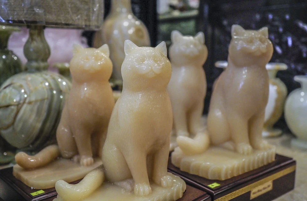 Năm 2023 là năm con mèo, chính vì vậy nhiều doanh nghiệp đã sản xuất những mẫu linh vật mèo có giá trị để phục vụ nhu cầu của người chơi ở Thủ đô.