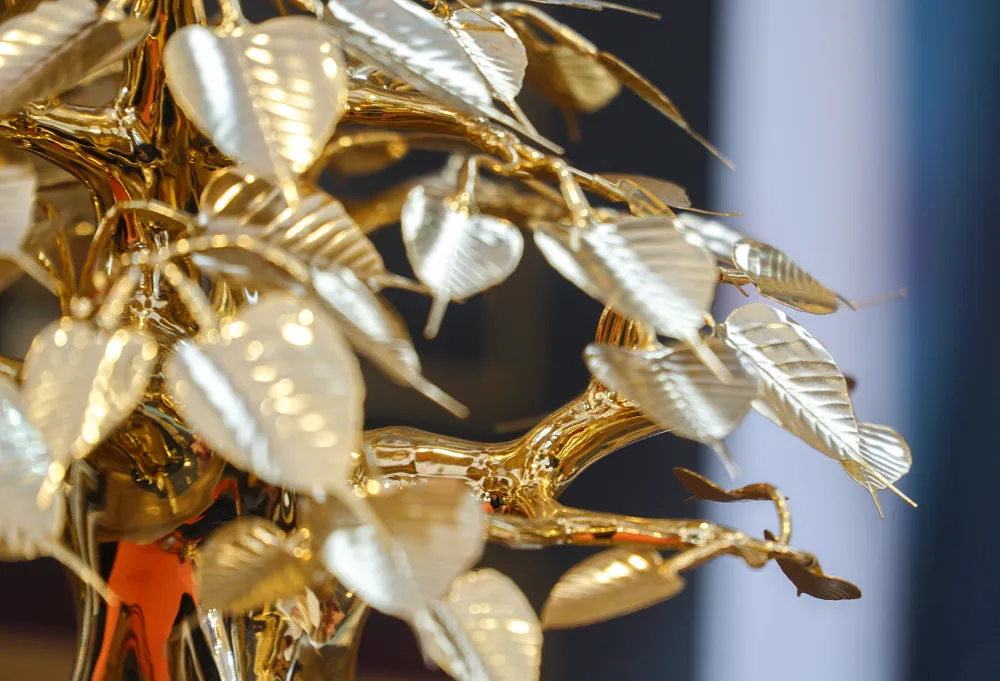 Cũng theo đại diện Công ty CP Mai Vàng Rồng Việt, đơn vị này đang tiến hành làm một cây bồ đề mạ vàng cao 3,6 m, tán cây rộng 3,2 m để xác lập kỷ lục không chỉ ở Việt Nam mà ở cả trên thế giới và khu vực. Cũng theo đại diện Công ty CP Mai Vàng Rồng Việt, đơn vị này đang tiến hành làm một cây bồ đề mạ vàng cao 3,6 m, tán cây rộng 3,2 m để xác lập kỷ lục không chỉ ở Việt Nam mà ở cả trên thế giới và khu vực.