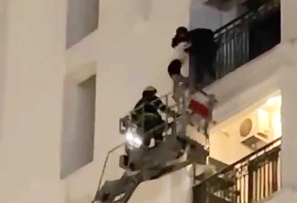 Hiện tại sức khỏe người đàn ông đã bình phục. Ảnh cắt từ clip