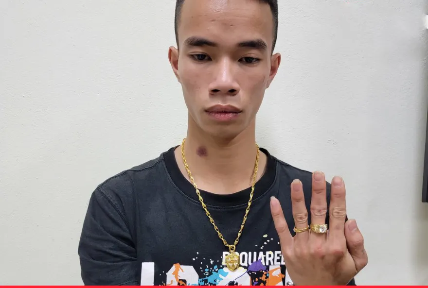 Đinh Khắc Trung tại công an. Ảnh CACC Đinh Khắc Trung tại công an. Ảnh CACC