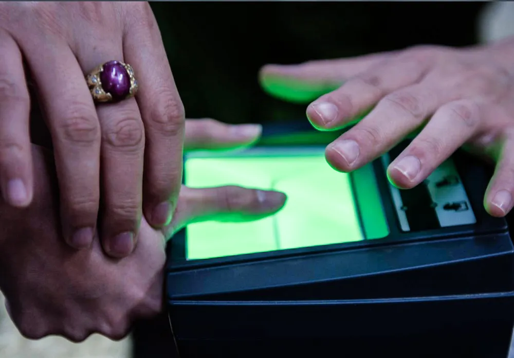 Đại tá Trần Khải Hoàn, Trưởng Phòng Quản lý Xuất nhập cảnh Công an TP Hà Nội cho biết để tránh tình trạng ùn tắc, mất kiểm soát, đơn vị đã triển khai nhiều phương án.