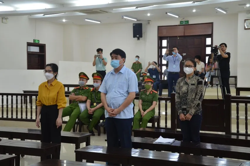 Ông Nguyễn Đức Chung hầu tòa trong một vụ án trước đó. Ảnh UYÊN TRANG Ông Nguyễn Đức Chung hầu tòa trong một vụ án trước đó. Ảnh UYÊN TRANG