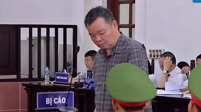 Bị cáo Nguyễn Đồng tại phiên tòa sơ thẩm. Ảnh TTXVN Bị cáo Nguyễn Đồng tại phiên tòa sơ thẩm. Ảnh TTXVN