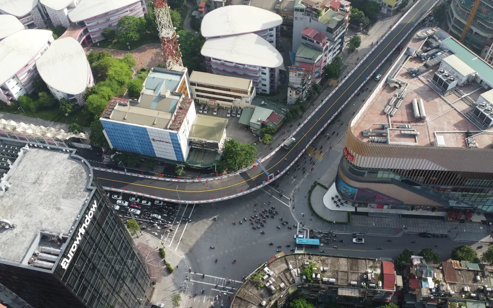 Hình ảnh duyên dáng của cây cầu vượt khi nhìn từ trên cao.