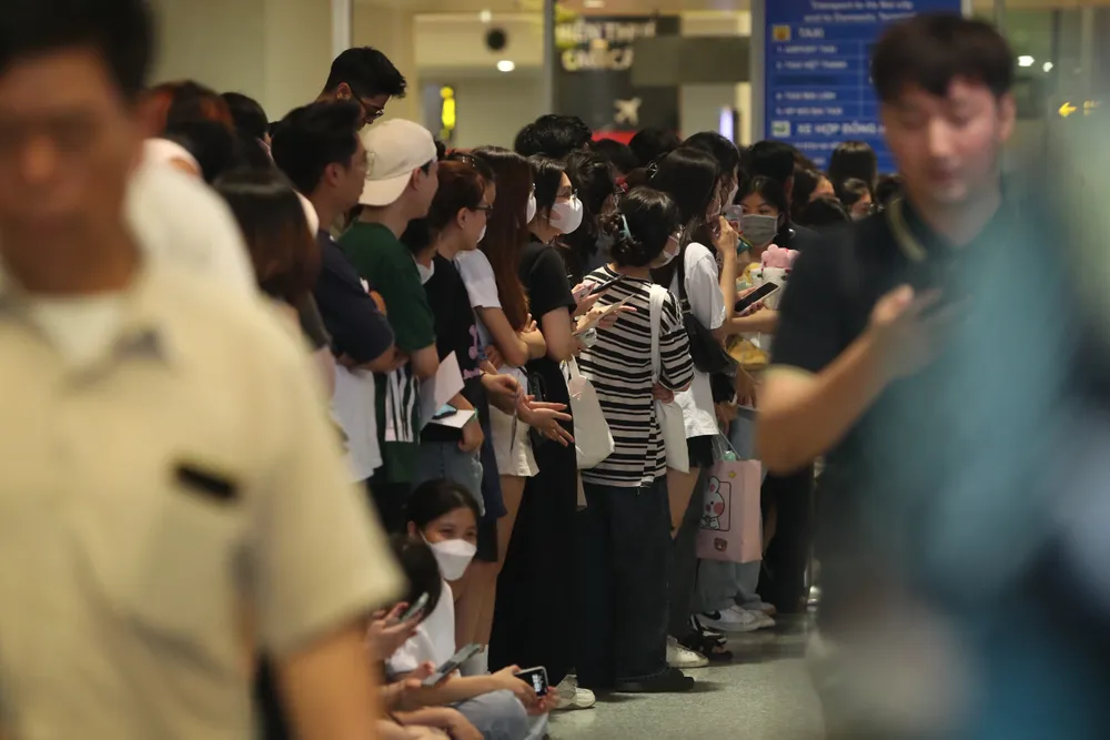 Được biết, Blackpink ra mắt năm 2016, gồm bốn thành viên Jennie, Lisa, Jisoo, Rose. Sau bảy năm hoạt động, dù mới phát hành hai album, nhóm nữ khuấy đảo làng nhạc với nhiều bản hit như Ddu-Du Ddu-Du, Kill This Love, Pink Venom.