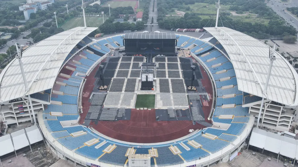 Ban tổ chức chương trình đã tập hợp một đội ngũ với ekip các chuyên gia quốc tế hàng đầu đến từ Hàn Quốc, Mỹ, Canada, Singapore và Thái Lan để cùng với những chuyên gia hàng đầu Việt Nam, đảm bảo làm chủ một khối lượng thiết bị khổng lồ với 80% được nhập từ nước ngoài nhằm đảm bảo chất lượng cao nhất. Ban tổ chức chương trình đã tập hợp một đội ngũ với ekip các chuyên gia quốc tế hàng đầu đến từ Hàn Quốc, Mỹ, Canada, Singapore và Thái Lan để cùng với những chuyên gia hàng đầu Việt Nam, đảm bảo làm chủ một khối lượng thiết bị khổng lồ với 80% được nhập từ nước ngoài nhằm đảm bảo chất lượng cao nhất.