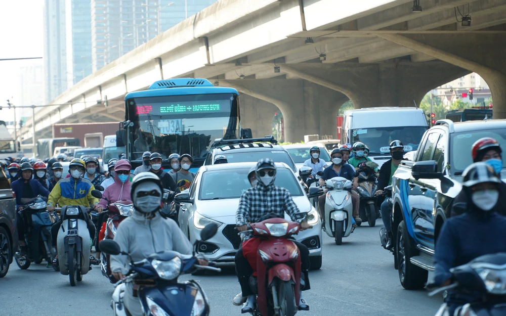 Dịp nghỉ lễ 2-9 là cơ hội để nhiều người tranh thủ trở về sum họp cùng gia đình sau những ngày làm việc vất vả ở Thủ đô.