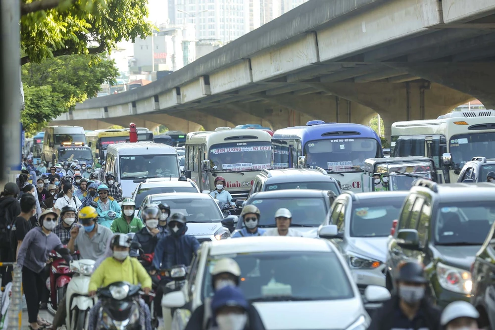 Hình ảnh 'ngột ngạt' của giao thông.