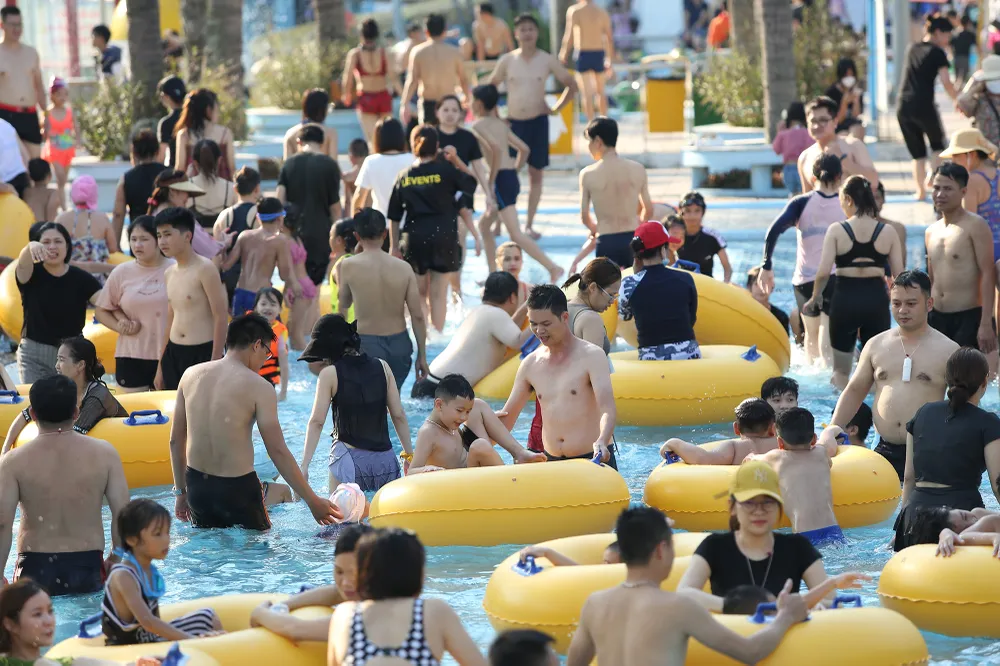 Tại đây, nhiều hạng mục đã được thiết kế để phục vụ cho nhu cầu, sở thích của người dân. Tại đây, nhiều hạng mục đã được thiết kế để phục vụ cho nhu cầu, sở thích của người dân.