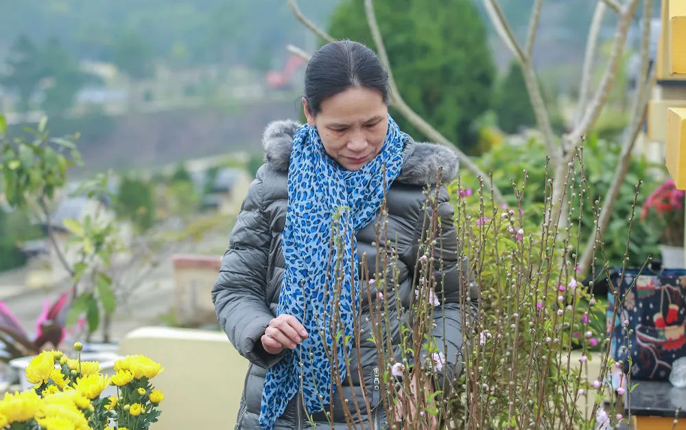 Người dân tấp nập tảo mộ lạc hồng viên-4