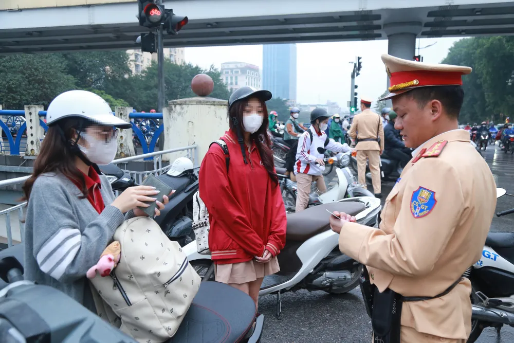 ho-sinh-vi-pham-giao-thong (10).jpg